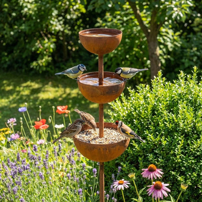CopperBloom™ – Bain d’Oiseaux de Jardin Rustique en Cuivre sur Piquet
